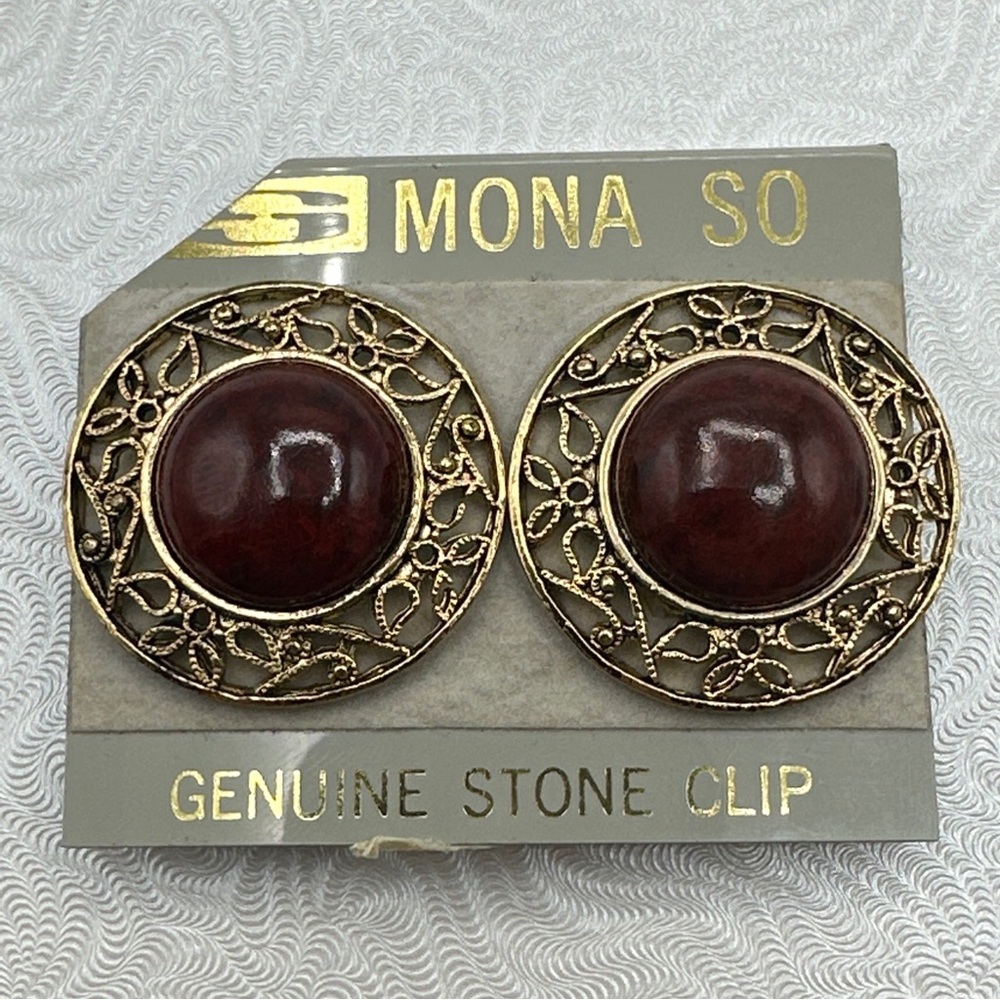 Vintage mona so earrings clip on #307